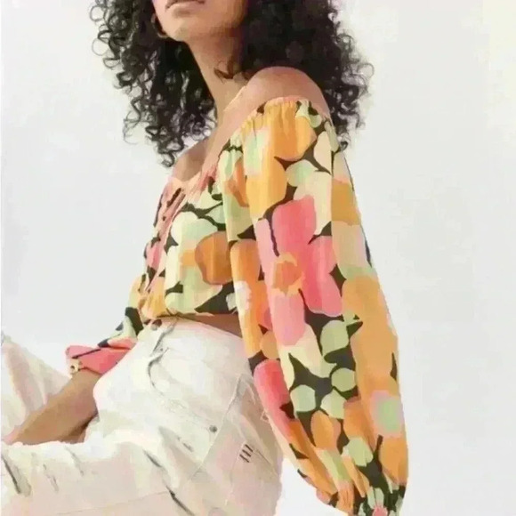 Billabong Sun City Floral Cropped Too by Urban Outfitters - Picture 4 of 4